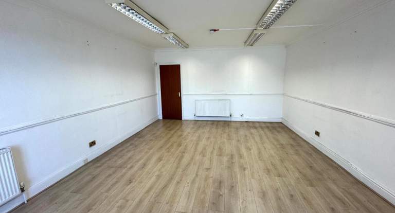 Liverpool L3 5NY 1st Floor Shop/office for Rent