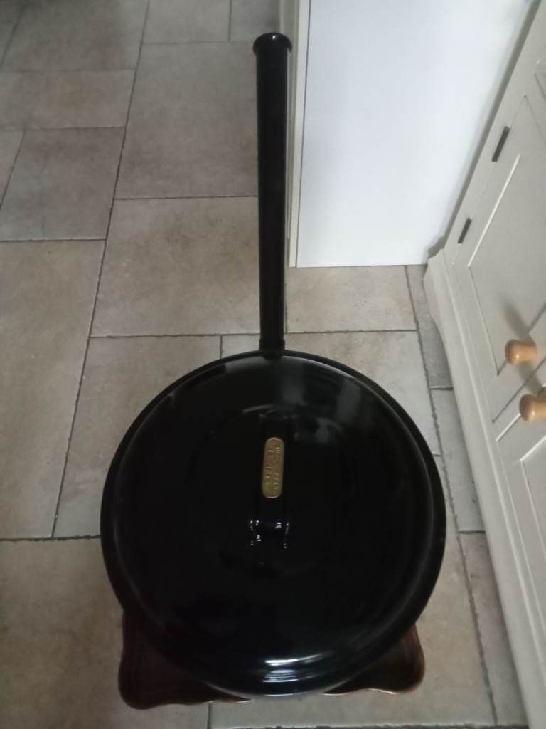 Vintage Old Pan “Judge Brand” Black Enamel 14 Pints