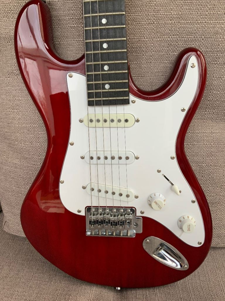 3/4 scale Stratocaster style electric guitar + accessories 
