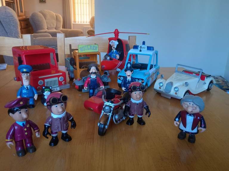 REDUCED!! Postman Pat figures and vehicles 