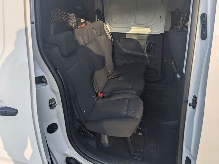 berlingo 5 seater crewvan,F/S/H, caged rear, very clean only £6995 no vat, px welcome