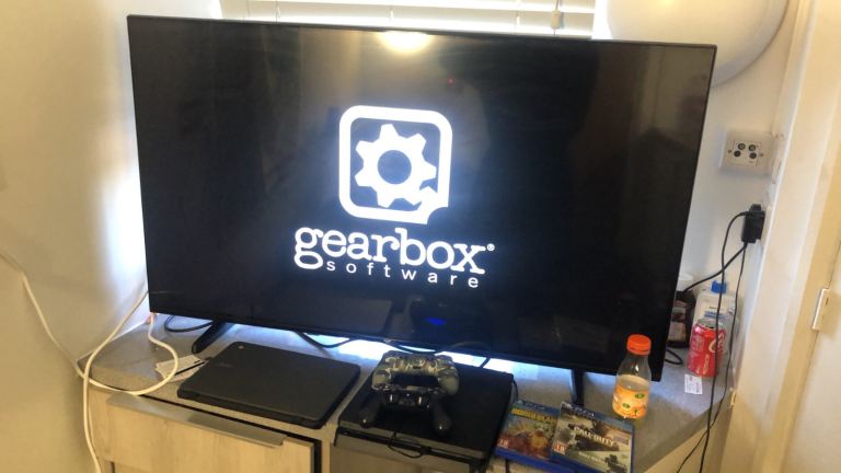 bush smart tv ps4 slim 