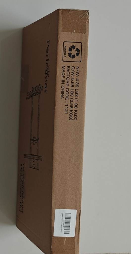 Brand new Perlegear TV wall mount set fits TVs from 32 - 83 inches