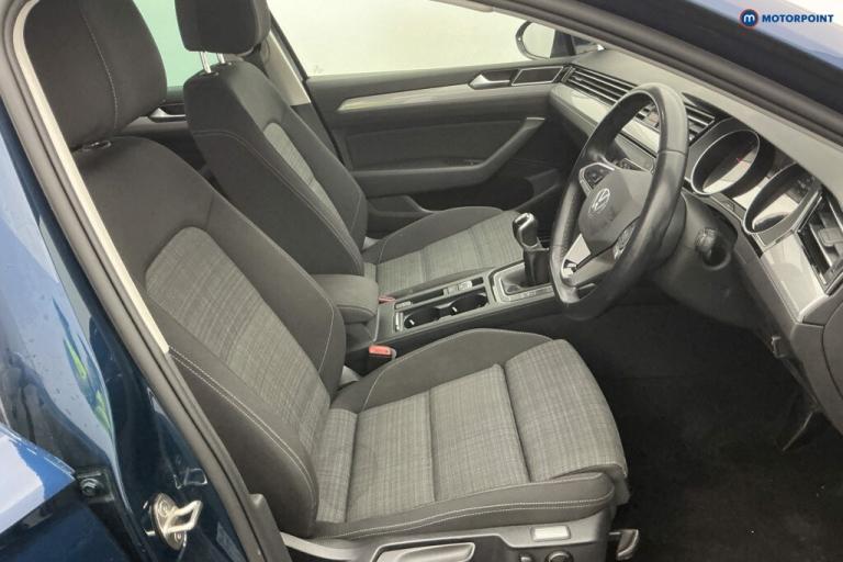 2021 Volkswagen Passat 2.0 TDI EVO SCR SE Nav 5dr ESTATE DIESEL Manual