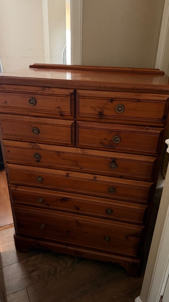 Ducal Pine - 8 Chest of Drawers on wheels 