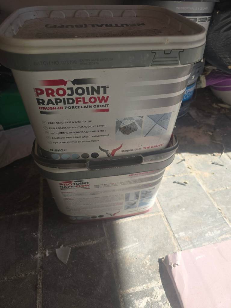 Projoint Rapidflow Brush-in Porcelain grout in natural buff
