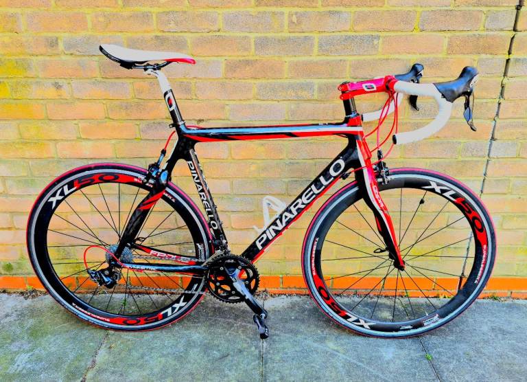 PINNARELLO FP DUE  MONOCOQUE SHIMANO 105 GROUPSET FULLCARBON  ROAD BIKE