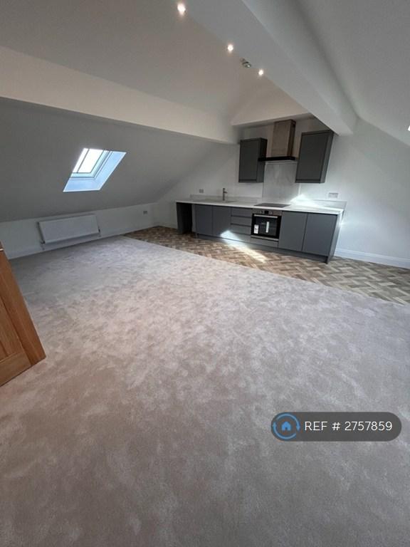 1 bedroom flat in Bellevue Place, Scarborough, YO11 (1 bed) (#2757859)