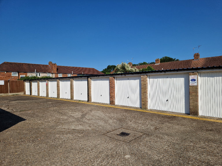 Garages to rent: Crane Court, Off Hogsmill Way, Epsom, Surrey, KT19 9PE NEW ROOFS & DOORS