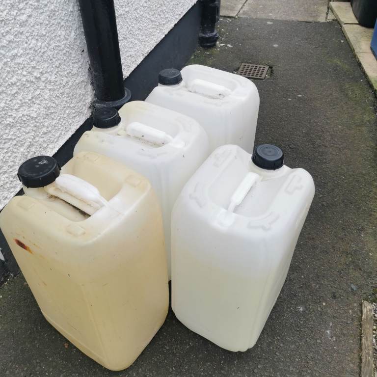4 20 litre containers 