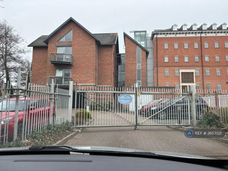2 bedroom flat in The Waterfront, Leicester, LE3 (2 bed) (#2657021)