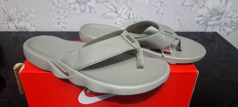 Nike Marina Flip Flips Sandles UK 7 EUR 41 Light Army Brand New In Box