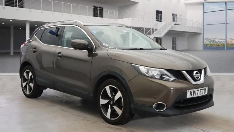 2017 Nissan Qashqai 1.5 dCi N-Connecta 5dr ++ PANROOF / NAV / 20 TAX / ULEZ / 6 SERVICES ++ HATCH...