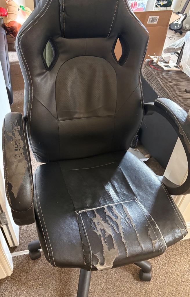 Leather gaming chair- used 