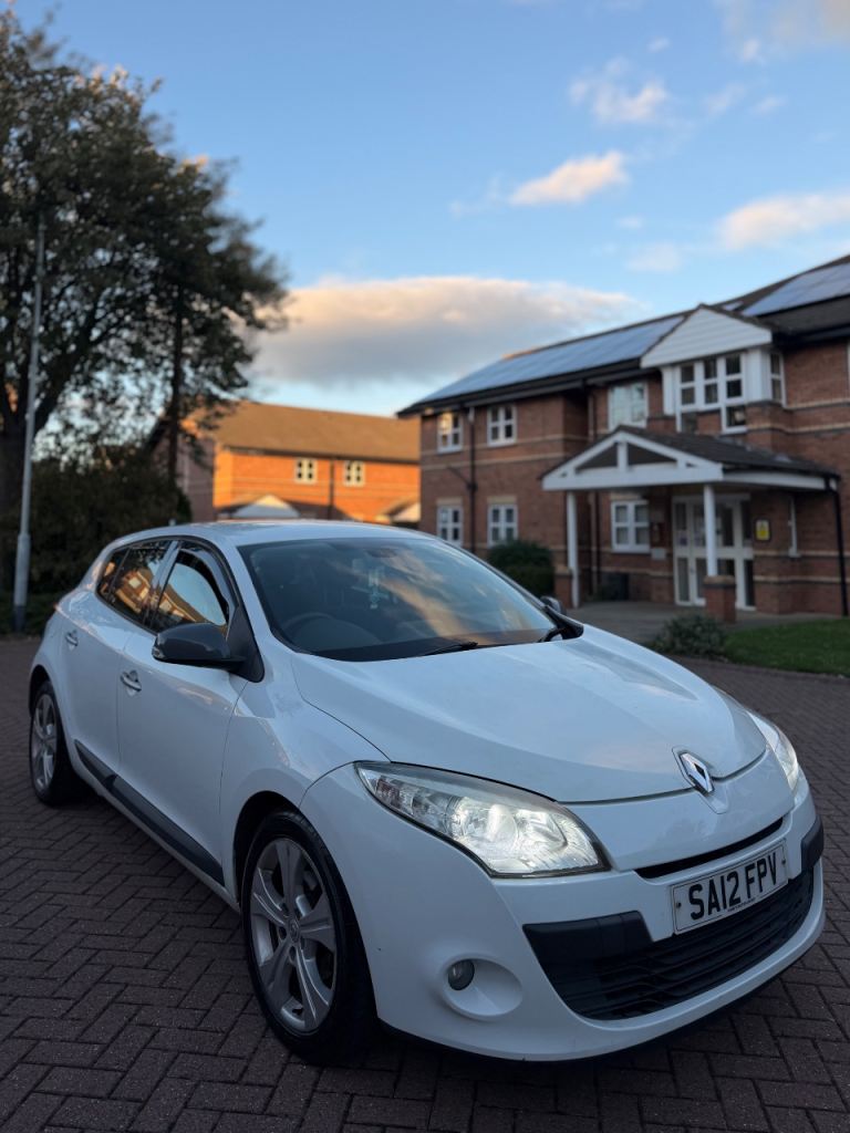 Renault, MEGANE, Hatchback, 2012, Manual, 1461 (cc), 5 doors