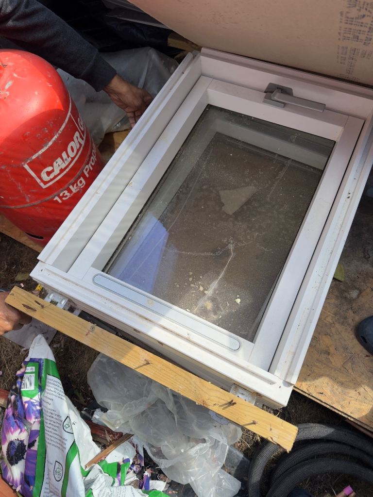 Loft skylight window 
