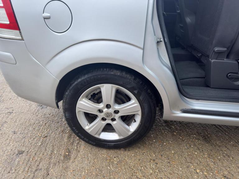 2013 Vauxhall Zafira 1.6 16V Exclusiv MPV 5dr Petrol Manual Euro 5 (115 ps) MPV Petrol Manual