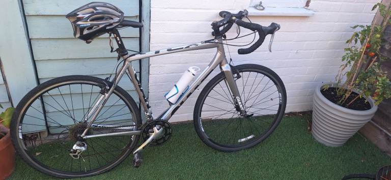 Good Condition Grey Gravel Bike, Ready to Ride