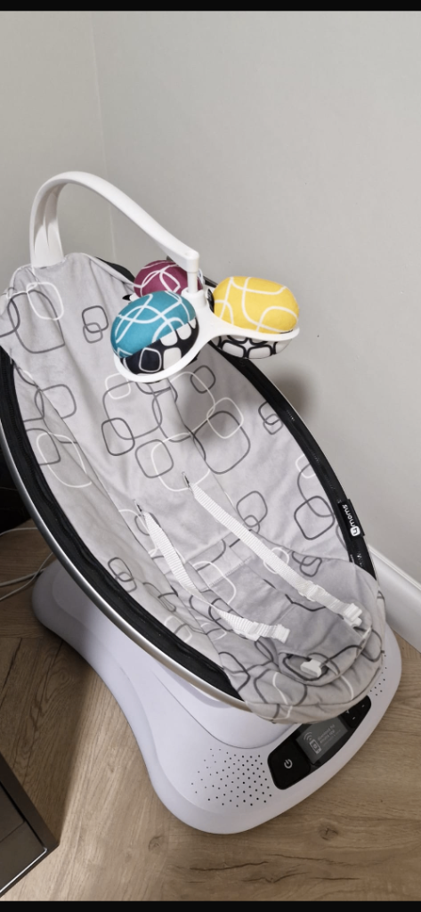 4moms Mamaroo 4 baby Swing excellent condition