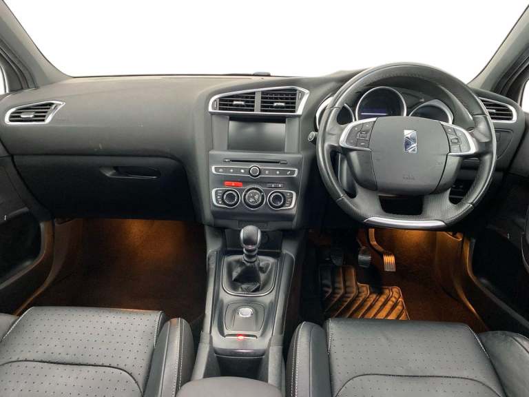 2017 DS Automobiles Ds4 Prestige Puretech S/s 4 Puretech Prestige S/S Hatchback PETROL Manual