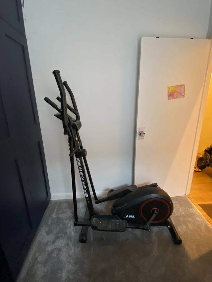 JLL Elliptical Cross Trainer – Excellent Condition