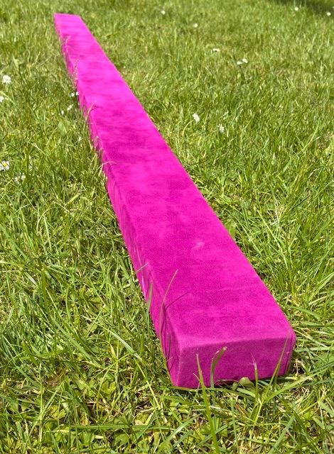 Folding gymnast beam 