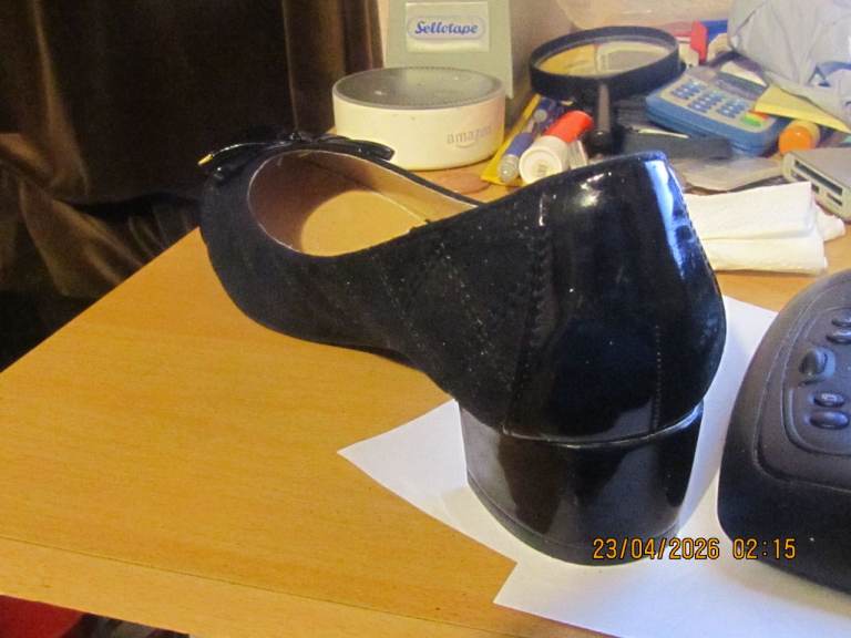 Ladies Black shoes size 6 with 3 cm heels.