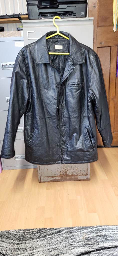 Quality Men's Leather Jacket Size L 