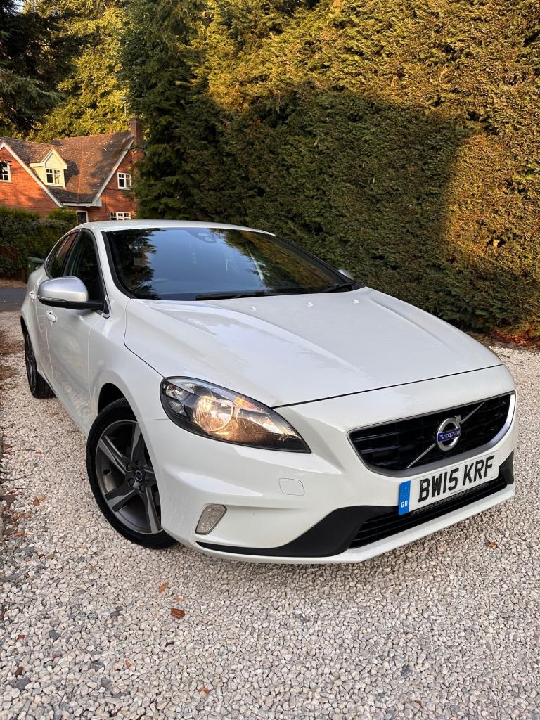 2015 Volvo V40 T2 [122] R DESIGN Nav 5dr HATCHBACK Petrol Manual