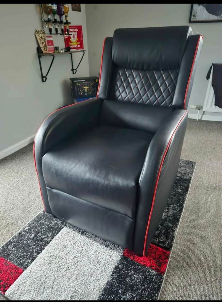 Reclining gaming chair