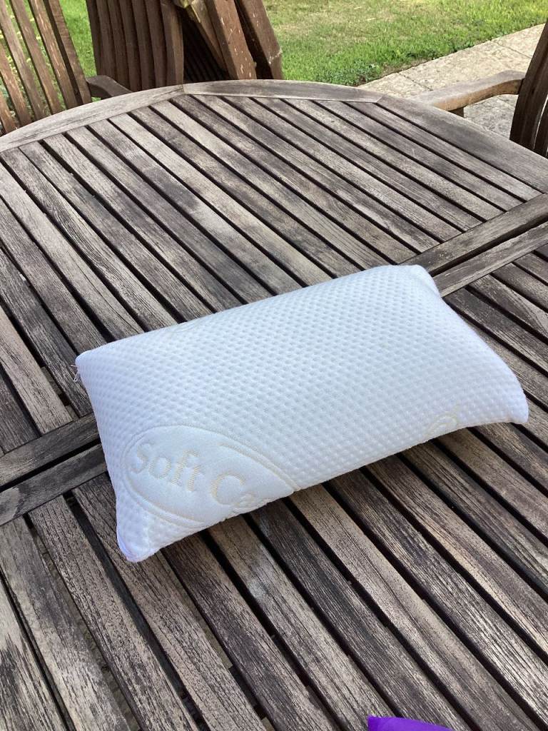 Soft C Memory Foam Pillow – As Good As New