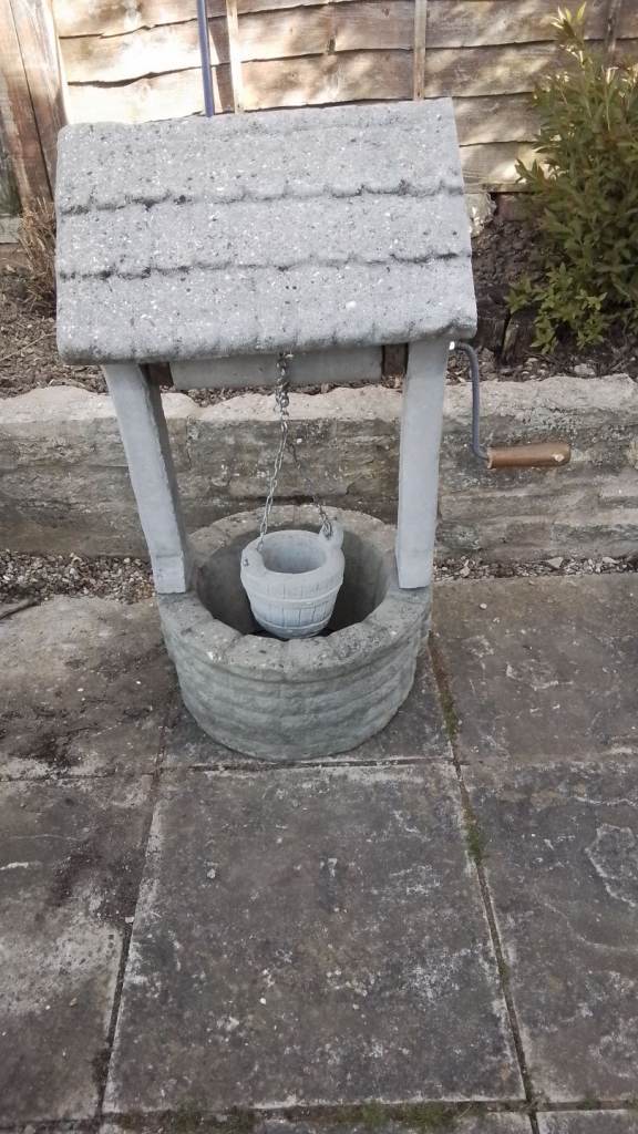 Garden Wishing well