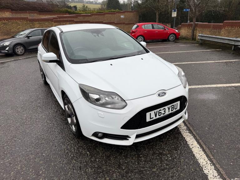 2013 Ford Focus 2.0T ST-3 5dr HATCHBACK Petrol Manual