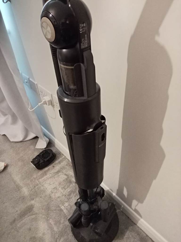 Black Cordless Vacuum Cleaner - Good Condition