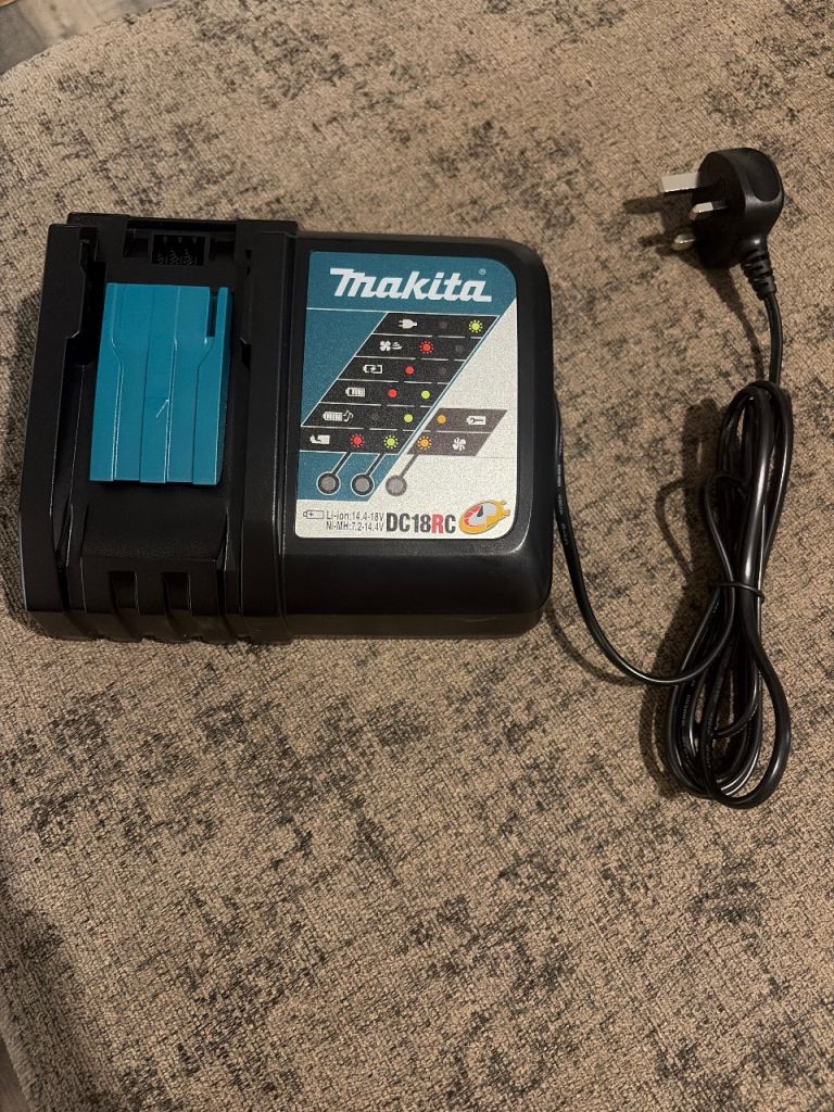 Makita battery charger 