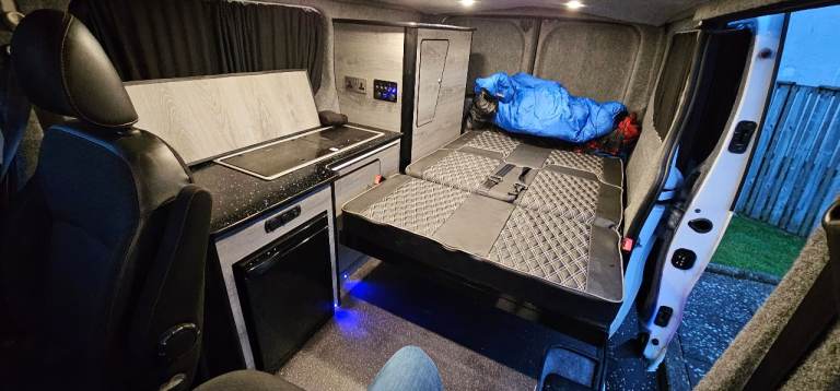 Vauxhall, VIVARO camper (PRICED TO SELL)