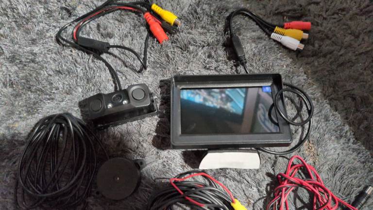 Car Reversing Camera Kit with Monitor and Cables
