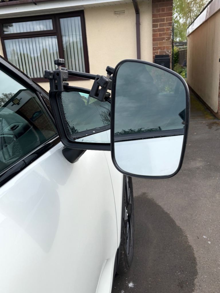 Towing mirrors for caravan