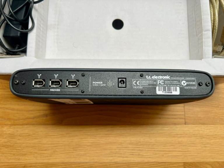 TC Electronic Powercore Compact with Access Virus Plug in