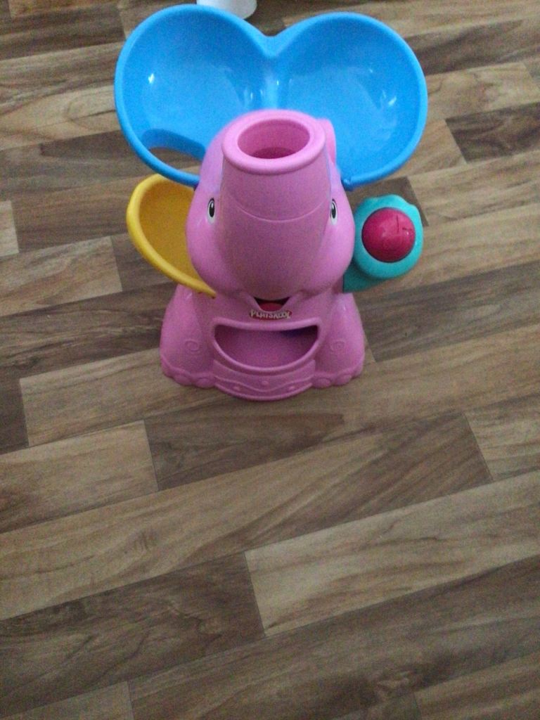PLAYSKOOL POPPIN' PARK Pink Elephant Busy Ball Popper
