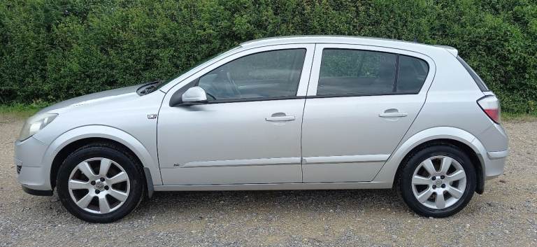 Vauxhall, ASTRA, Hatchback, 2005, Manual, Petrol, 1598 (cc), 5 doors