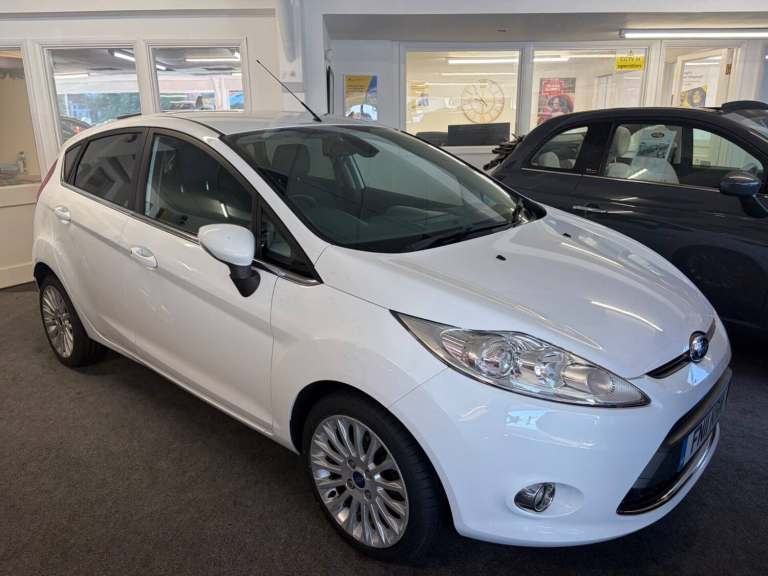 2011 Ford Fiesta 1.4 TITANIUM AUTOMATIC Hatchback Petrol Automatic