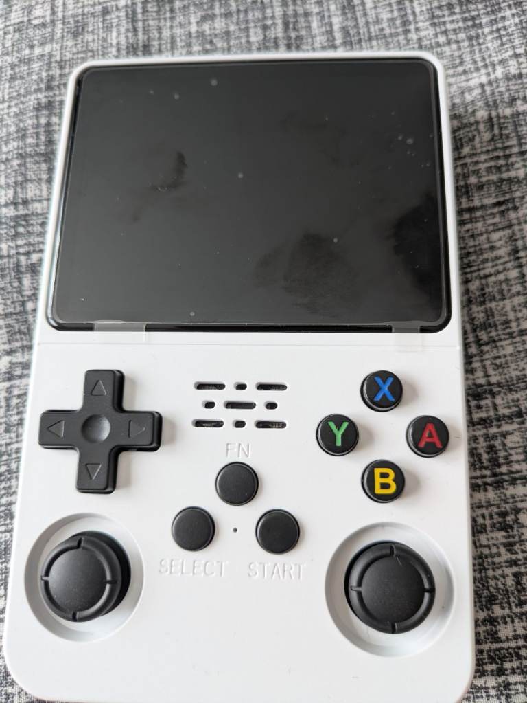 Games console r36s