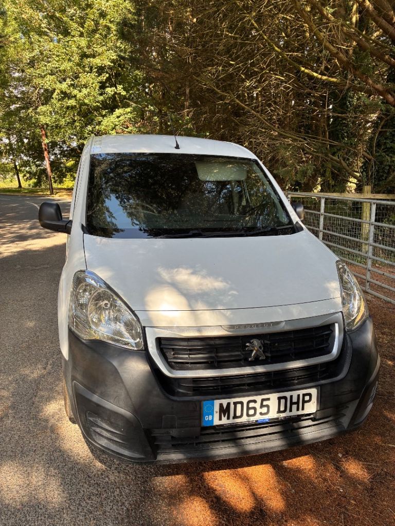 Peugeot Partner 1.6 HDI Diesel Panel Van - Only 76000 Miles - New MOT