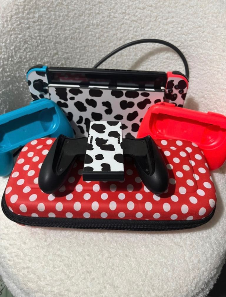 Nintendo Switch + games + accessories