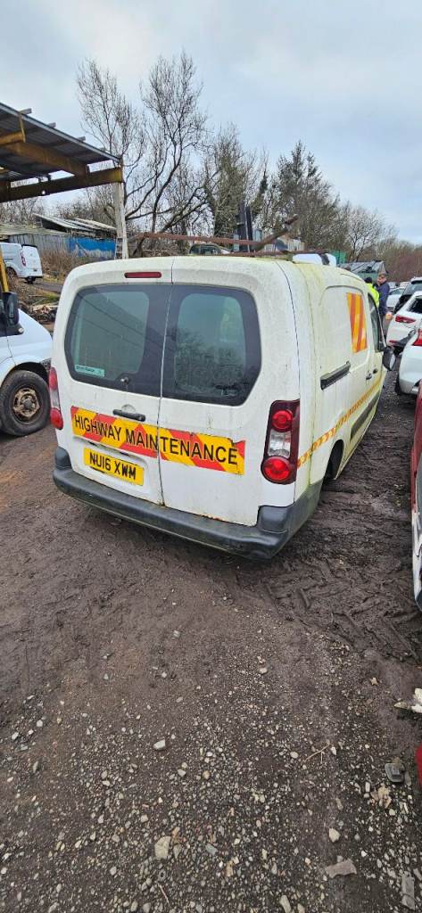 Peugeot partner van 16 plate breaking 