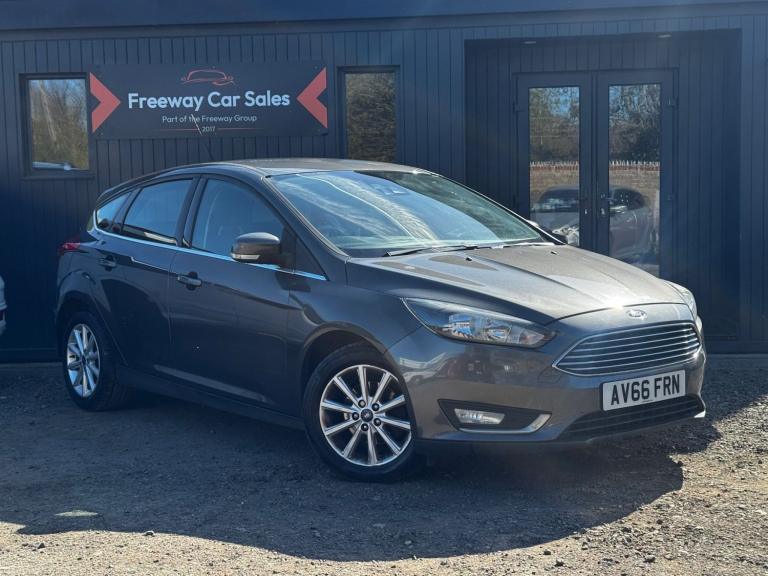 FORD FOCUS 1.0T EcoBoost Titanium Petrol Manual, 9 Service Stamps, Â