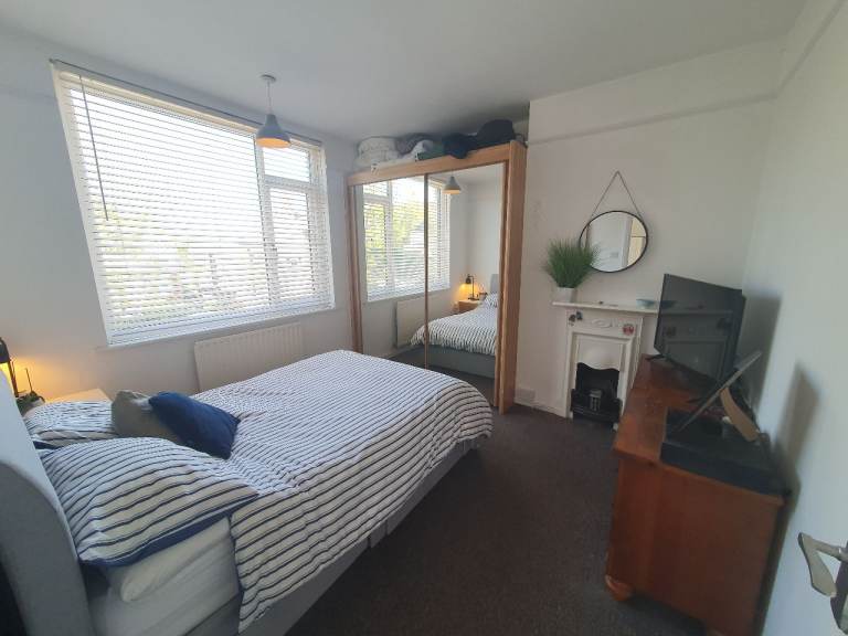 Two double bedrooms available in a property located in Old Town.