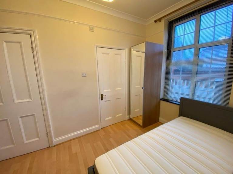 🏠 Modern Double En-Suite Room | Ealing (W13 0LZ) | 1 Room Available 🤍