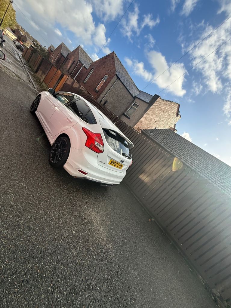 Ford, FOCUS, Hatchback, 2012, Manual, 1560 (cc), 5 doors